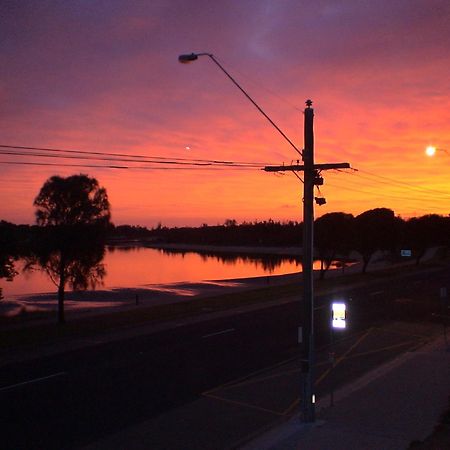 Heyfield Motel And Apartments Lakes Entrance Ngoại thất bức ảnh