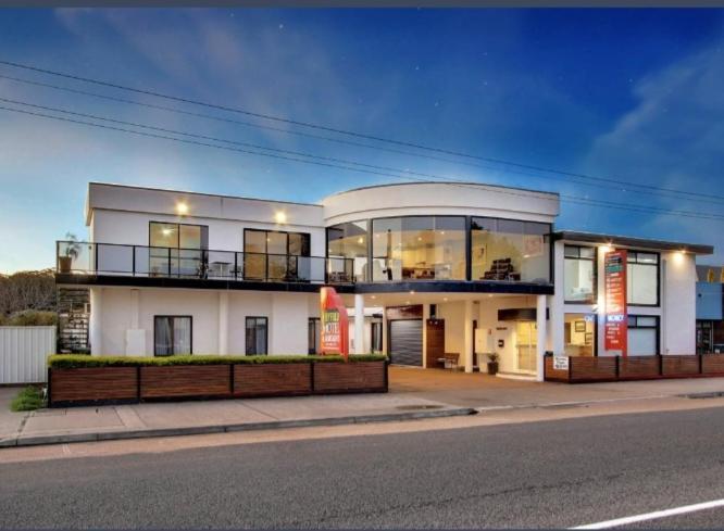 Heyfield Motel And Apartments Lakes Entrance Ngoại thất bức ảnh