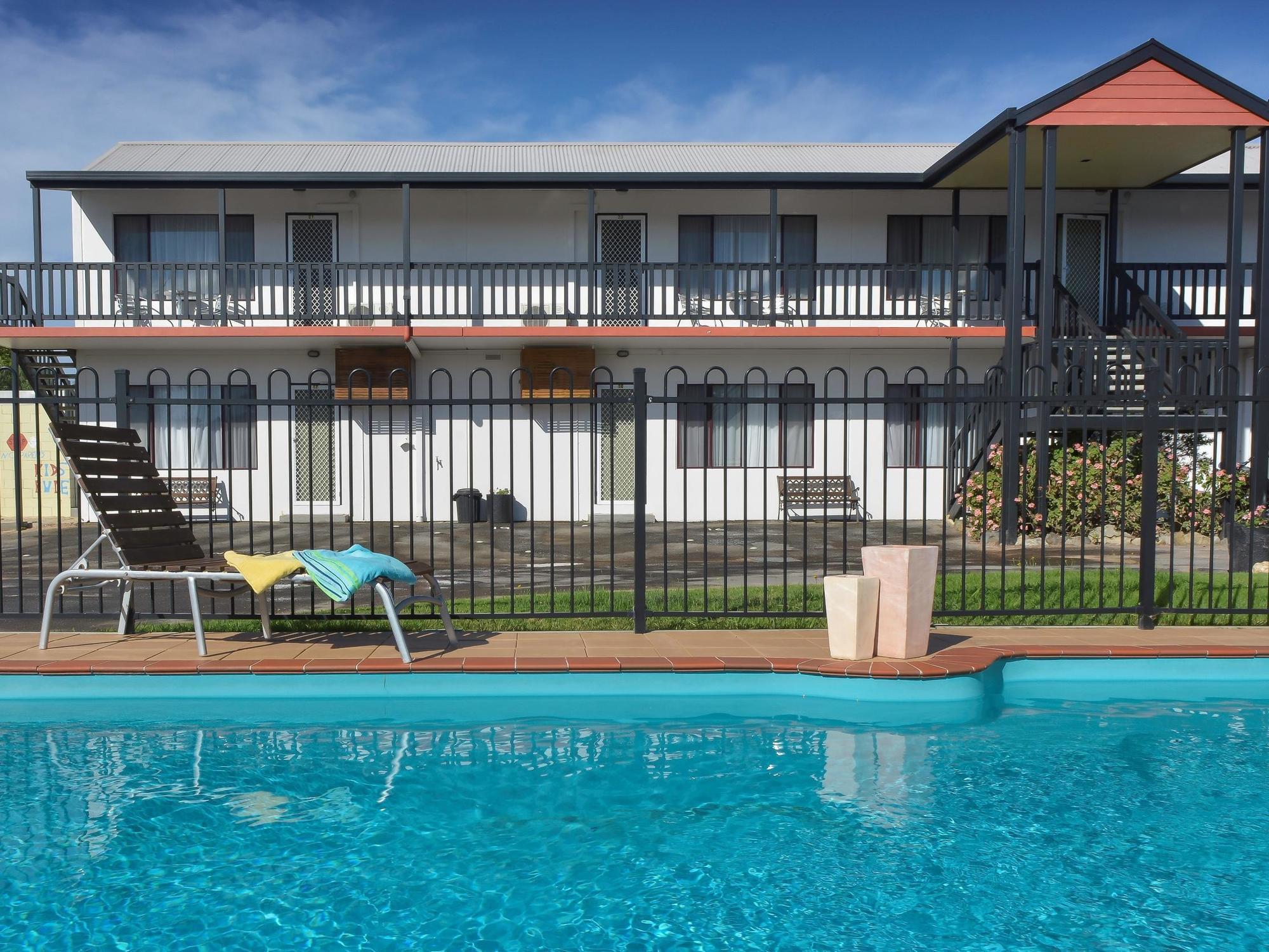 Heyfield Motel And Apartments Lakes Entrance Ngoại thất bức ảnh